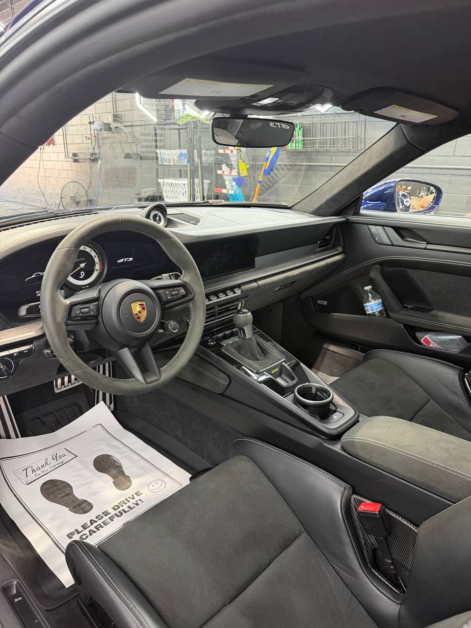 Clean Porsche GT3 premium interior